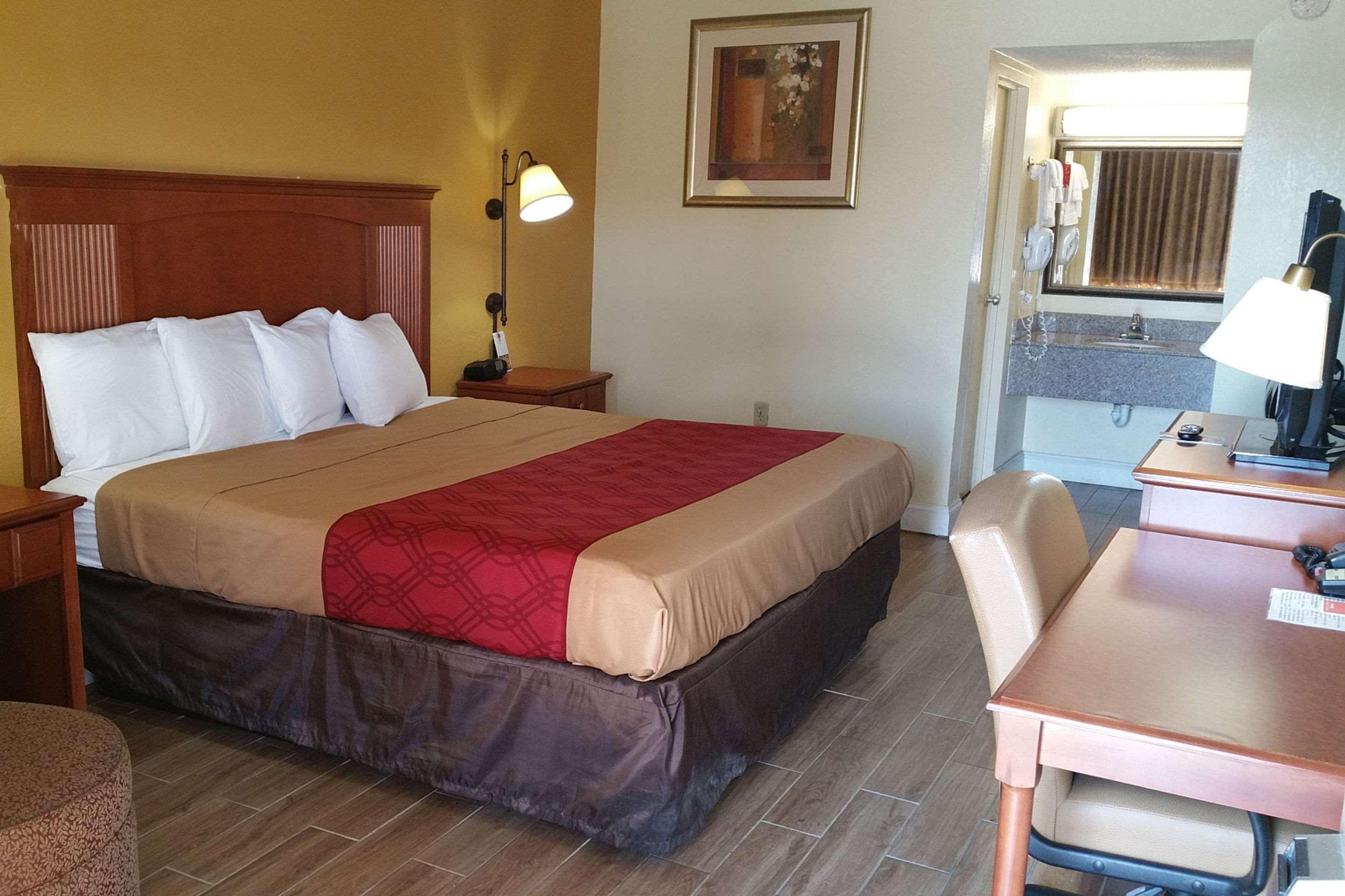 Econo Lodge Byron Buitenkant foto