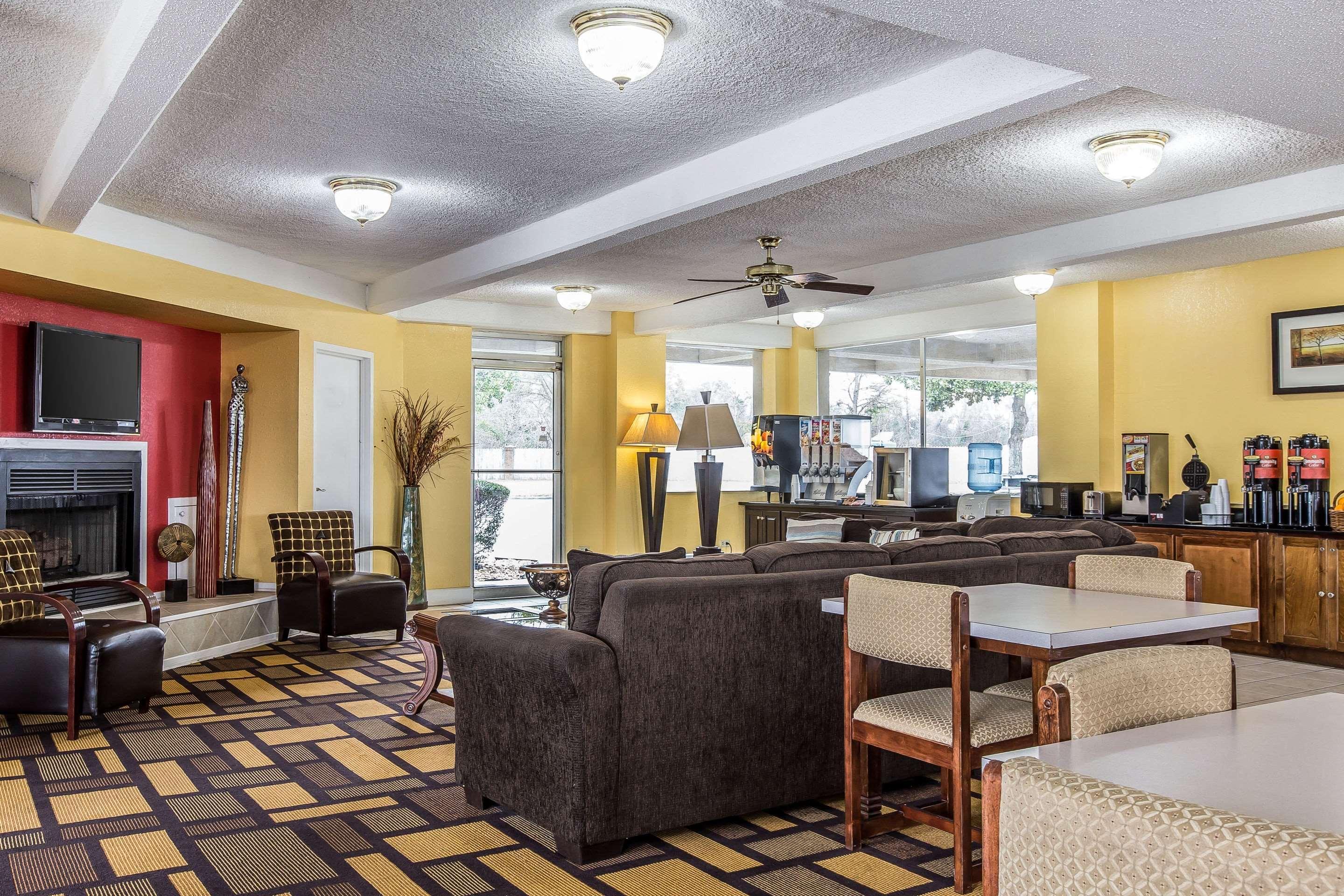Econo Lodge Byron Buitenkant foto