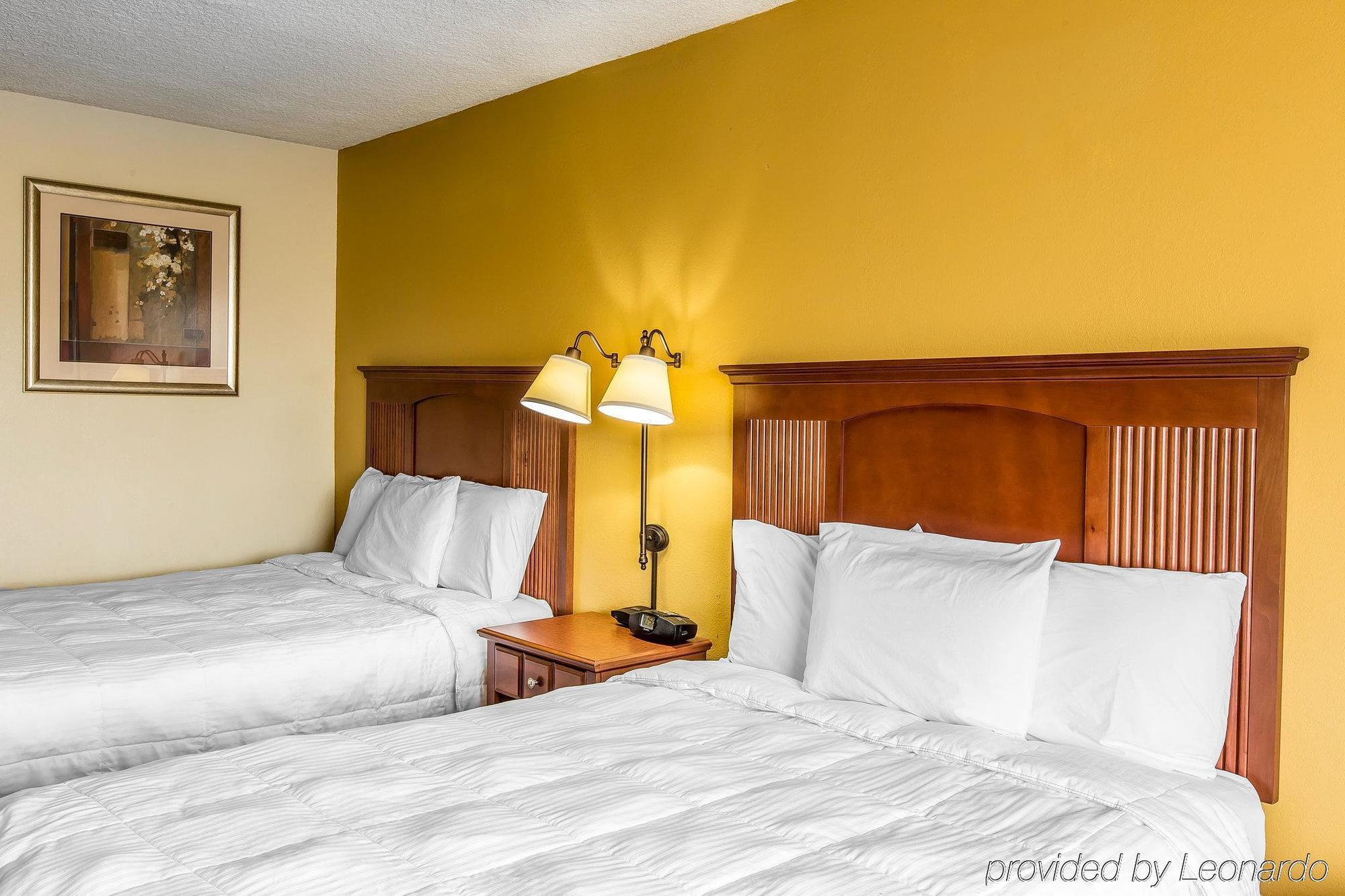 Econo Lodge Byron Buitenkant foto