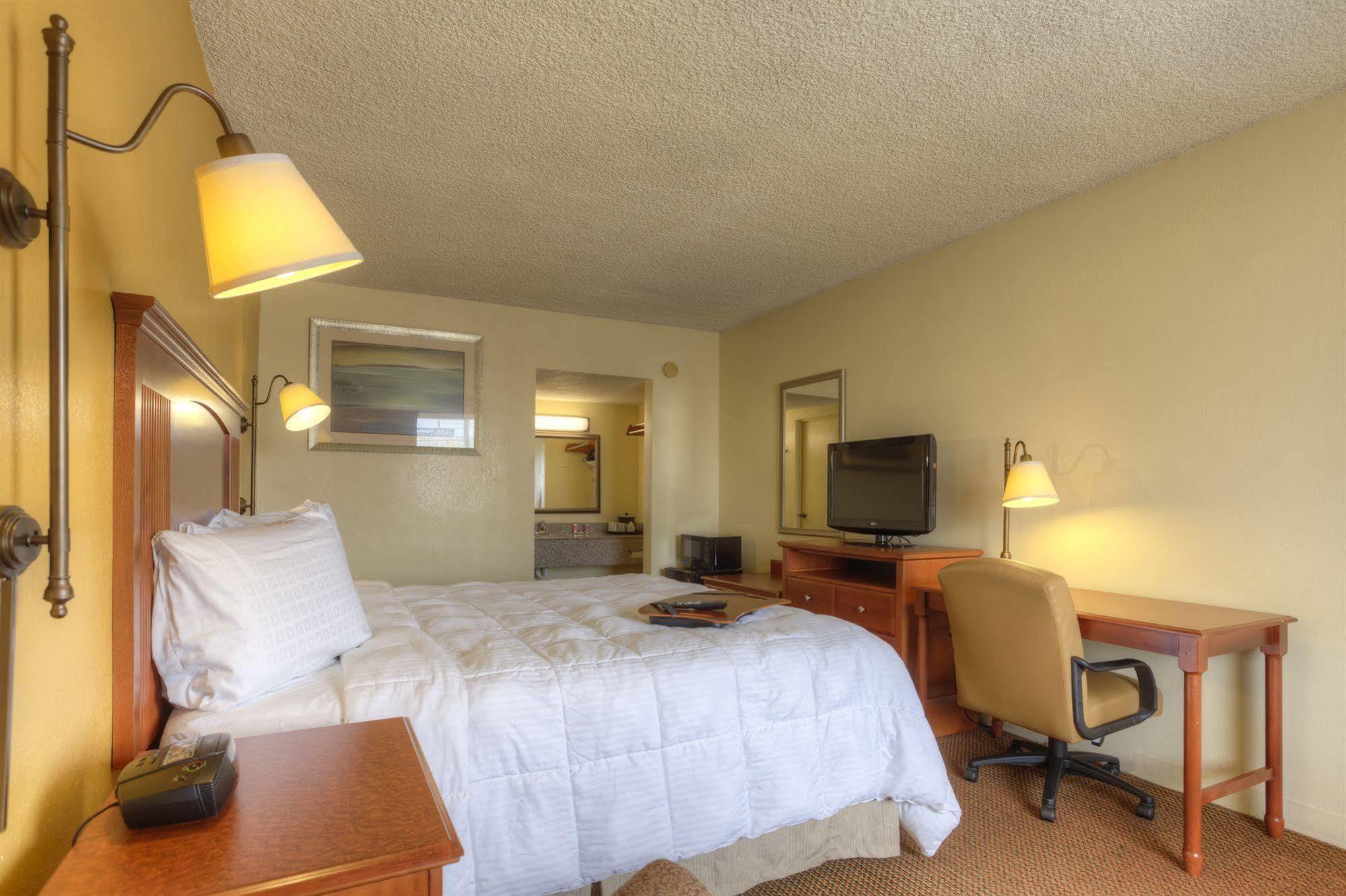 Econo Lodge Byron Buitenkant foto